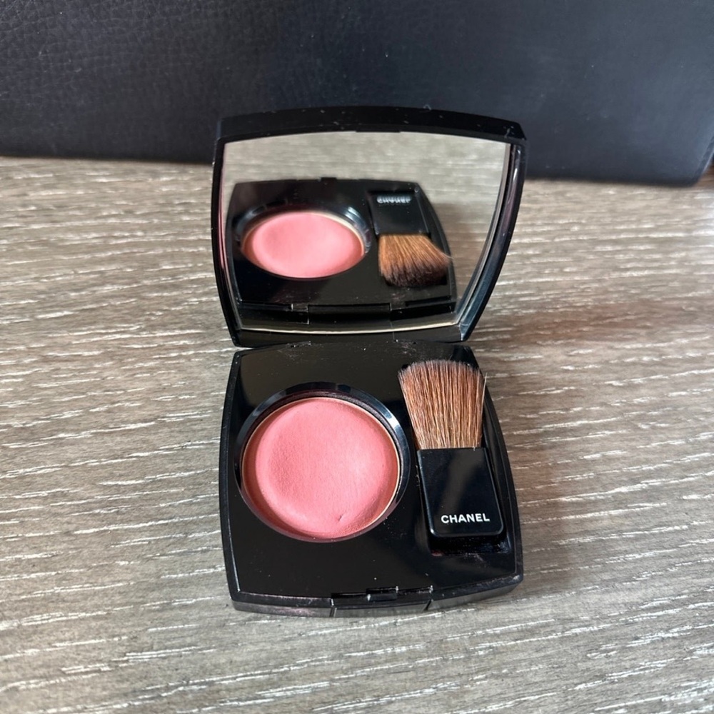 CHANEL Blush Limited Edition Matte Black Packaging Color: Quintessence